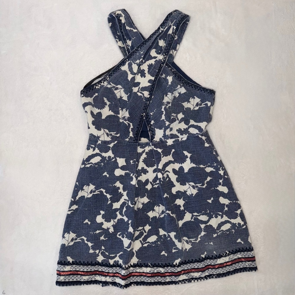 Twelfth Street by Cynthia Vincent Blue Floral Halter Mini Dress Size 8 33AAT6450